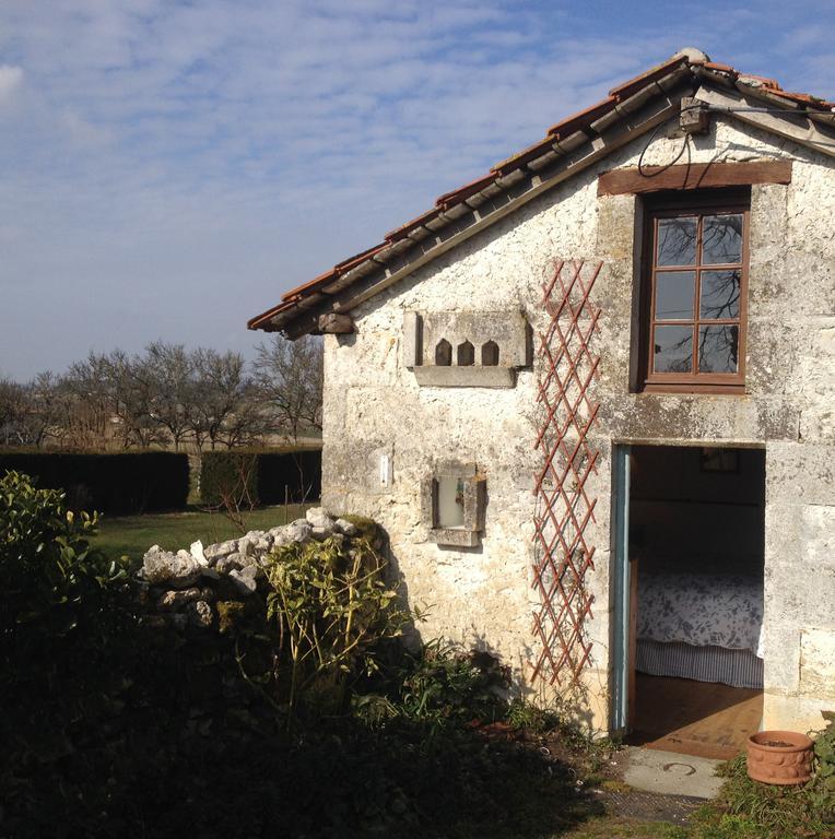 Bed and Breakfast La Lunaire Verteillac Zimmer foto